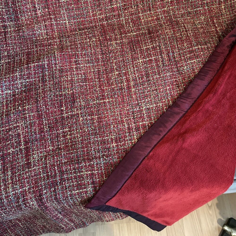 Noble Excellence Tapestry Throw Boucle Maroon Red 50”x60” Reversible Tweed‎ - Picture 2 of 6